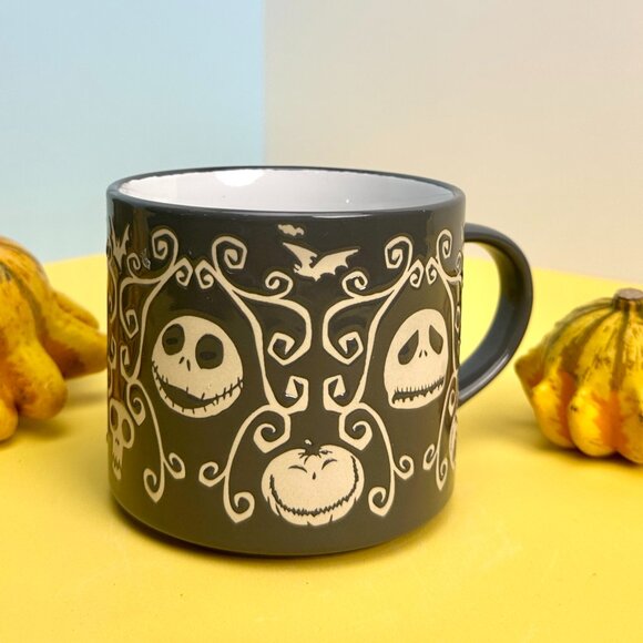 Brand New Halloween Skull & Vine Ceramic Mug - Picture 1 of 7